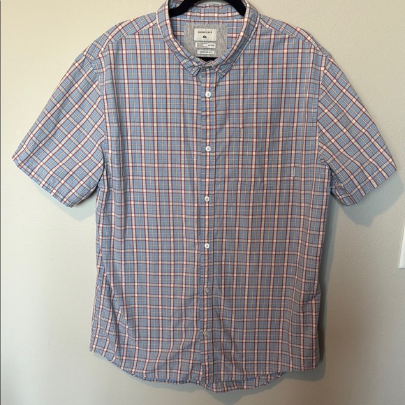 Quiksilver Shortsleeve Plaid Blue Button Up Mens XL Tropical Pocket Surfing EUC - Picture 1 of 11
